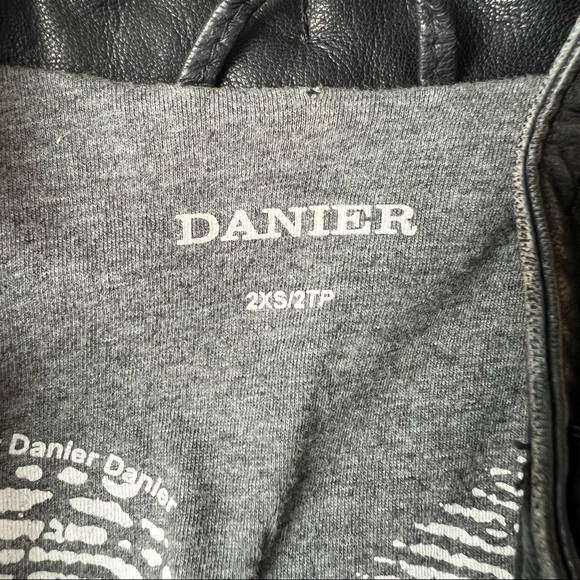 DANIER Black Leather Bomber Jacket - Picture 14 of 16
